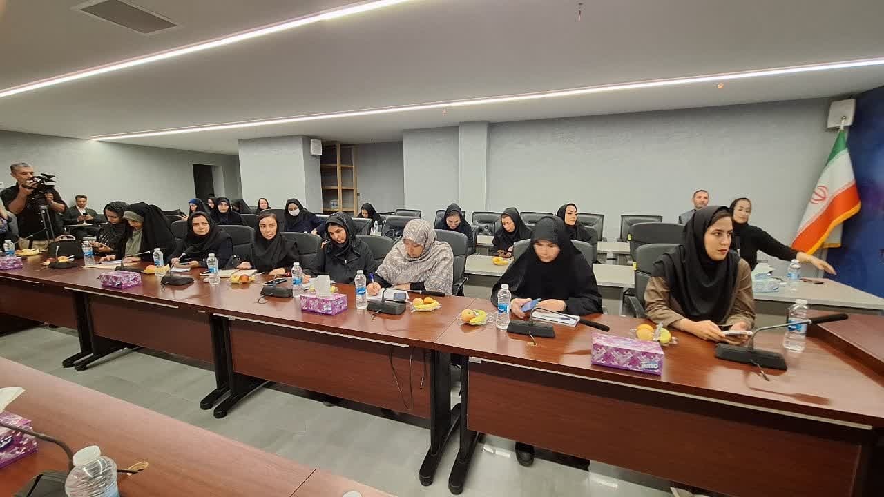 فرهنگ استفاده از وکیل بایستی در جامعه نهادینه شود