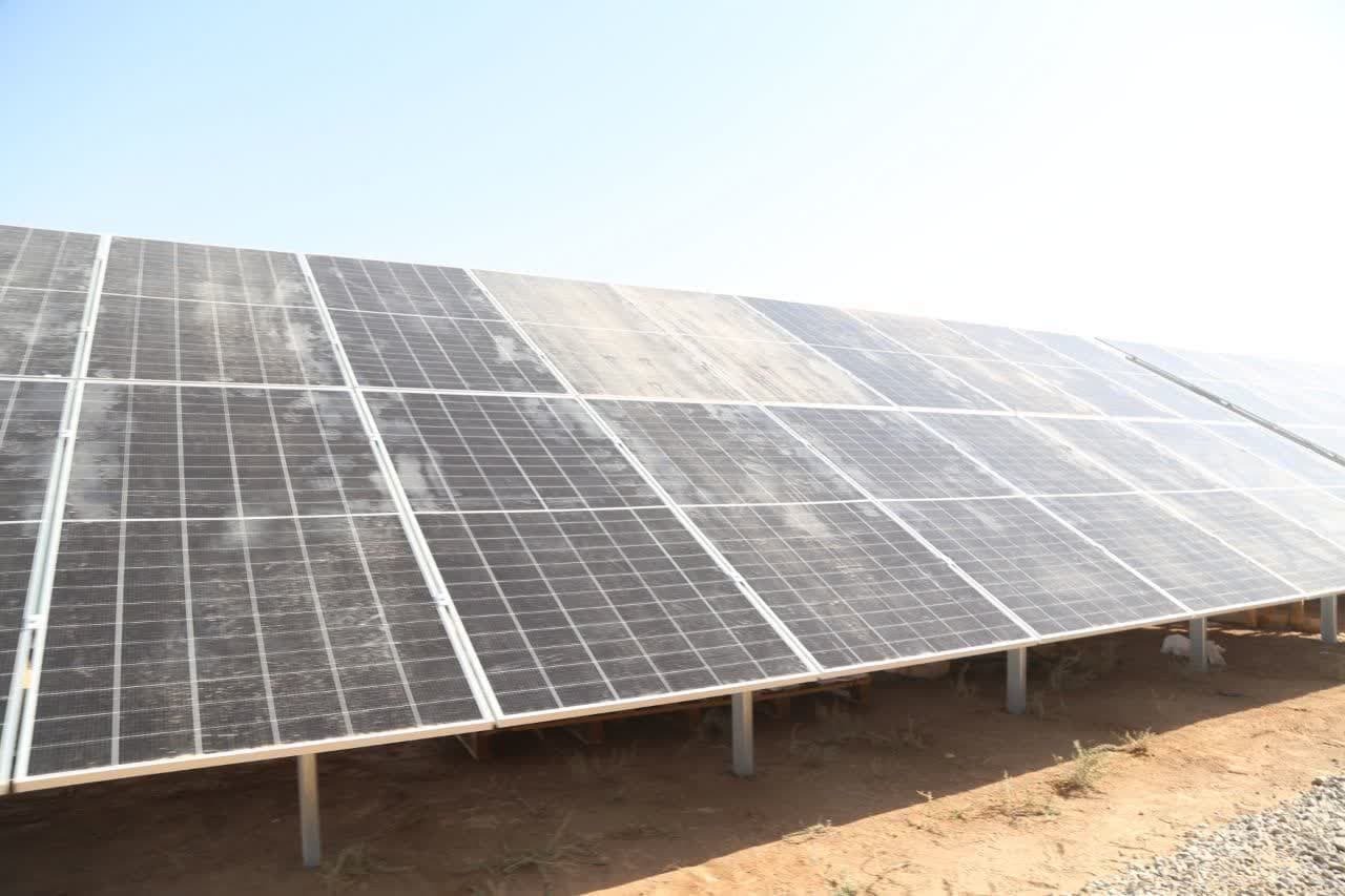 یک باب نیروگاه خورشیدی در آبیک افتتاح شد یک باب نیروگاه خورشیدی در آبیک افتتاح شد