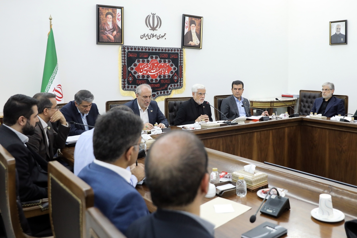 عارف: مهم‌ترین و راهبردی‌ترین اقدام کشور توسعه فناوری و کاربرد هوش مصنوعی است