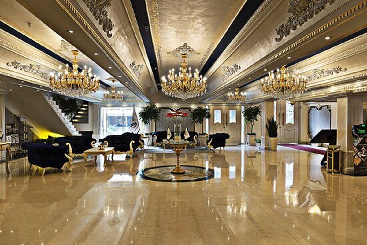 هتل‌های ارزان تهران در میدان ولیعصر؛ راهنمای کامل اقامتی اقتصادی در قلب پایتخت