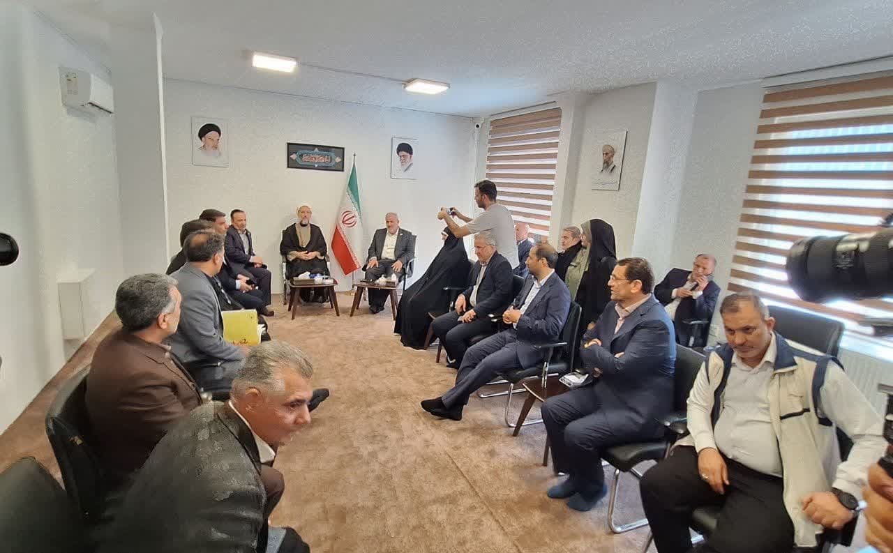 مسئولان برای حل مشکلات آب و برق مردم تدبیر کنند 