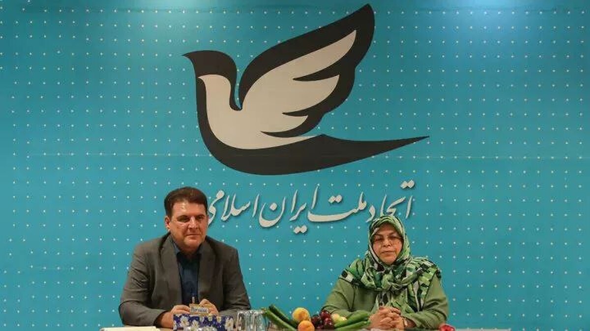 هیچ گروه و حزبی حق خدشه وارد کردن به وحدت و انسجام ملی را ندارد