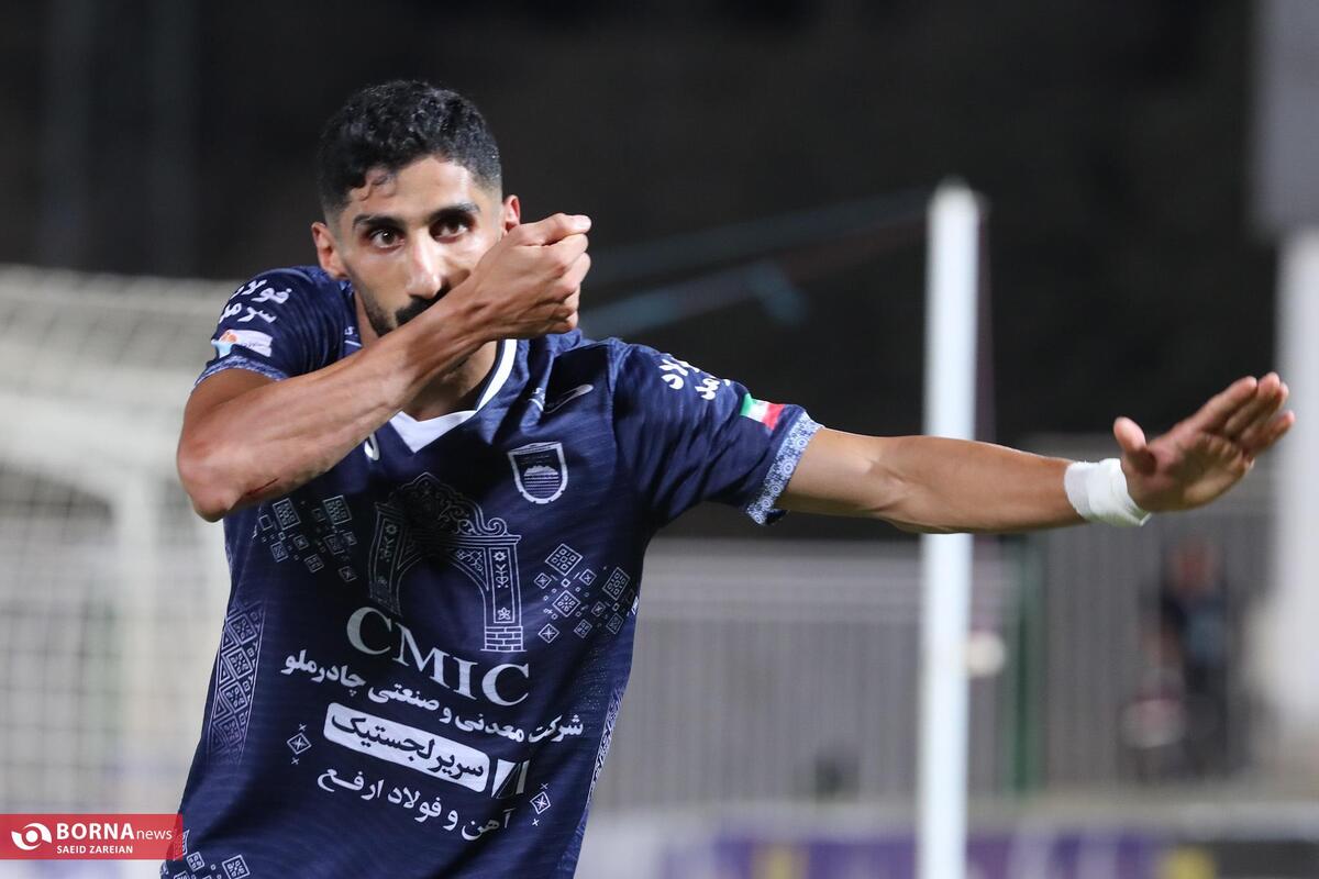 دیدار تیم های چادرملو اردکان-فولاد خوزستان