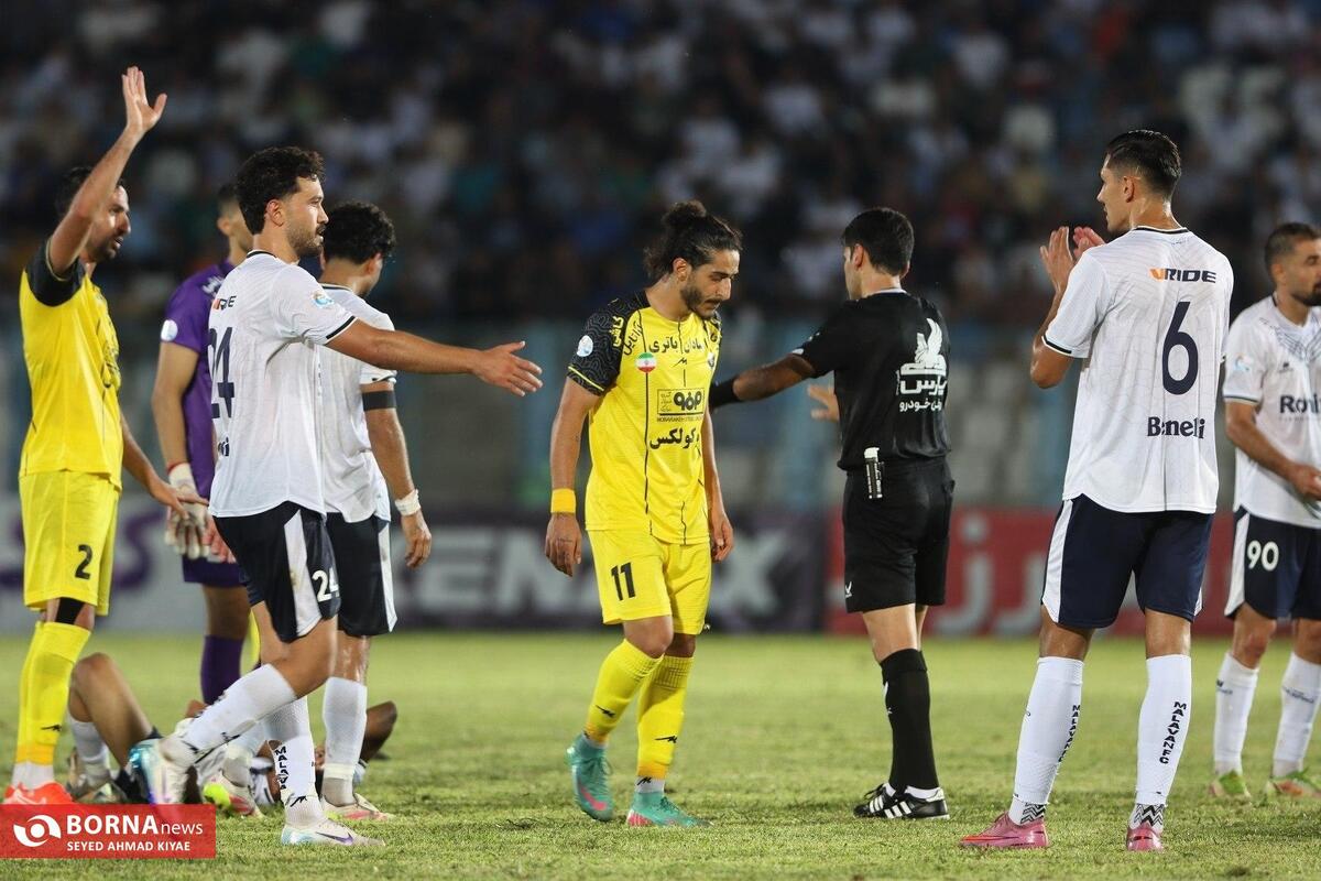 دیدار تیم‌های فوتبال ملوان  _ سپاهان