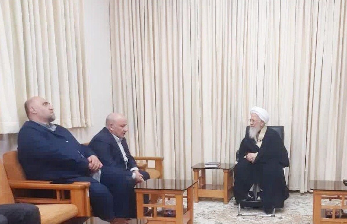 آیت الله جوادی آملی : اداره کشور تنها با همیاری و همراهی صمیمانه مردم و مدیران امکان‌پذیر است