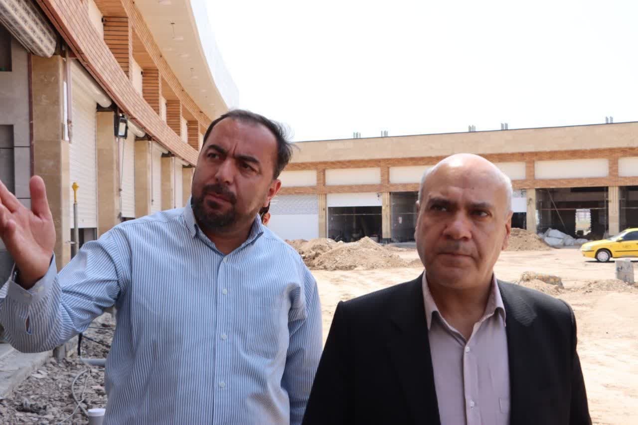 بازدید معاون عمرانی فرمانداری شهرستان البرز از پروژه واحدهای تجاری پارک شهر محمدیه بازدید معاون عمرانی فرمانداری شهرستان البرز از پروژه واحدهای تجاری پارک شهر محمدیه