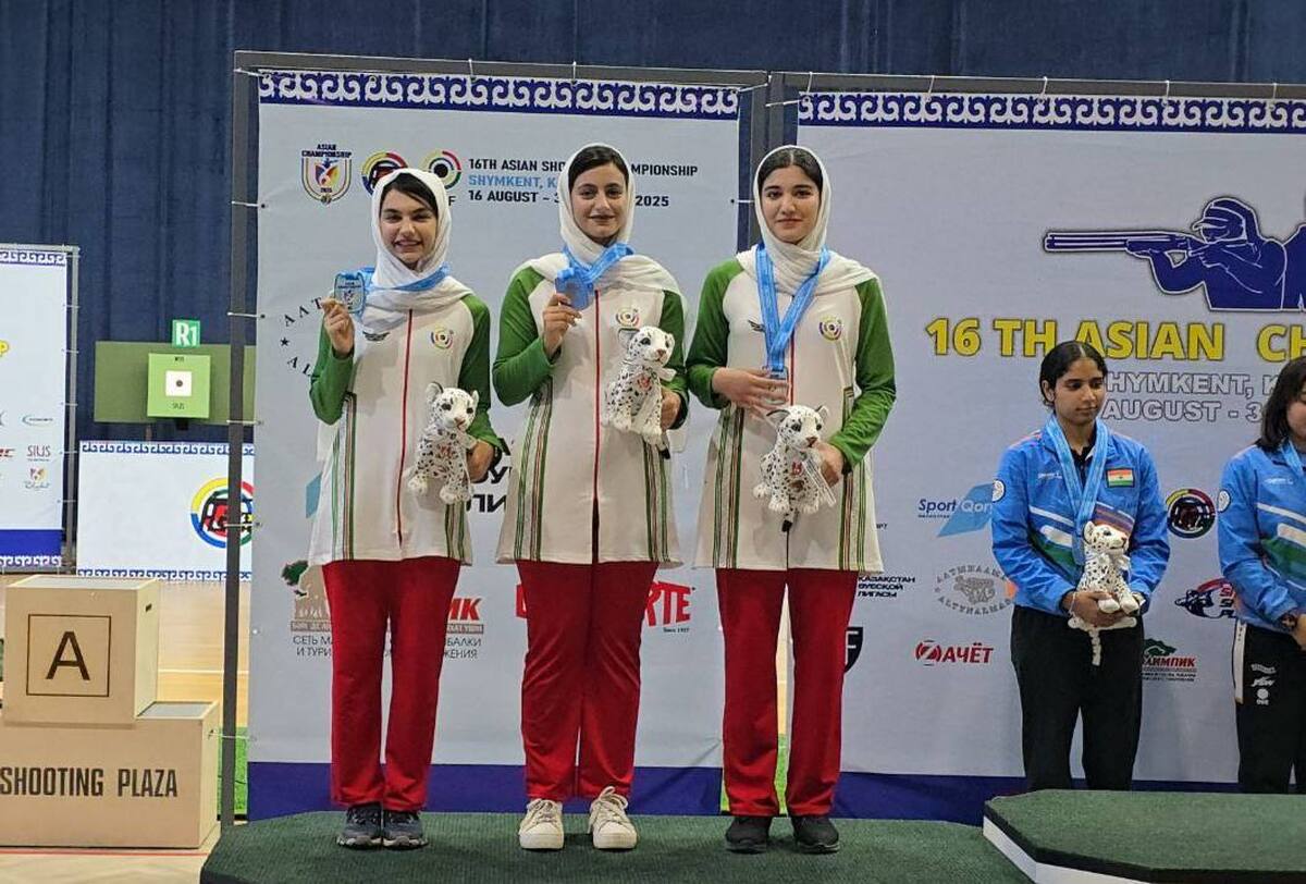 کسب مدال نقره توسط تیم تپانچه ۱۰ متر دختران نوجوان در رقابت‌های قهرمانی آسیا