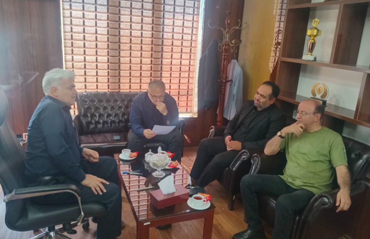 دیدار رئیس مجتمع فرهنگی هنری پیامبر اعظم(ص) اقبالیه با شهردار این شهر