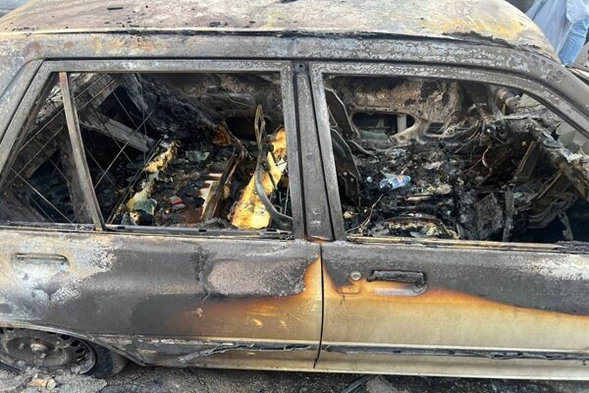 حریق ۴ خودرو در خیابان مولوی تهران