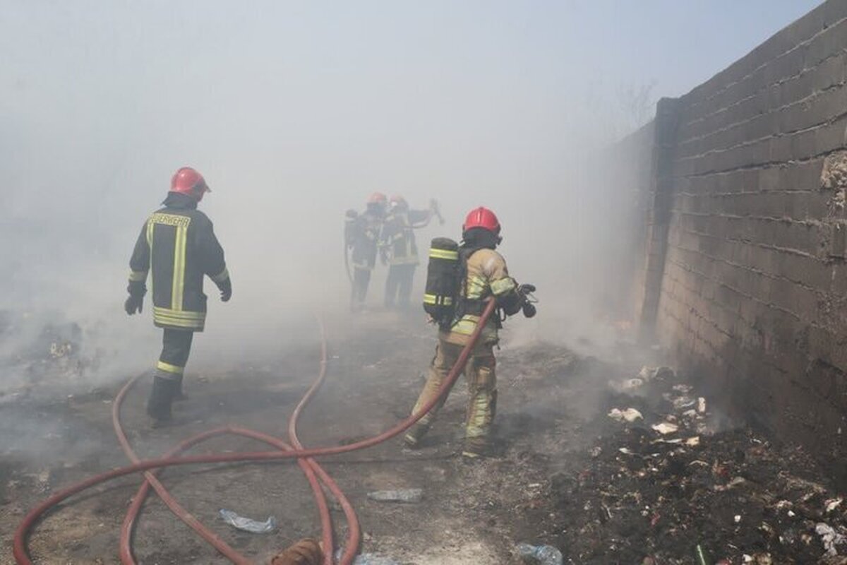 آتش‌سوزی در بازار قدیم بندرعباس بدون تلفات جانی مهار شد