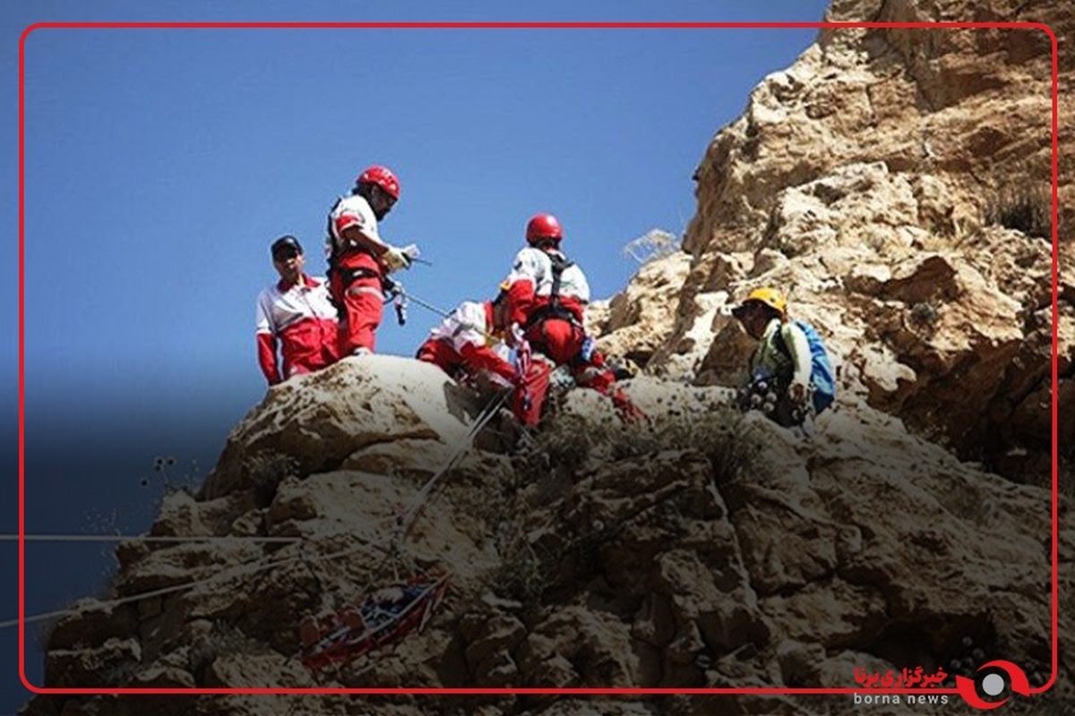 عملیات نفس‌گیر نجات یک کوهنورد مصدوم در ارتفاعات قله دماوند