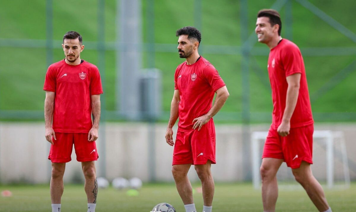 برگزاری تمرین ۵۰ دقیقه‌ای پرسپولیس با محوریت پاسکاری و گلزنی