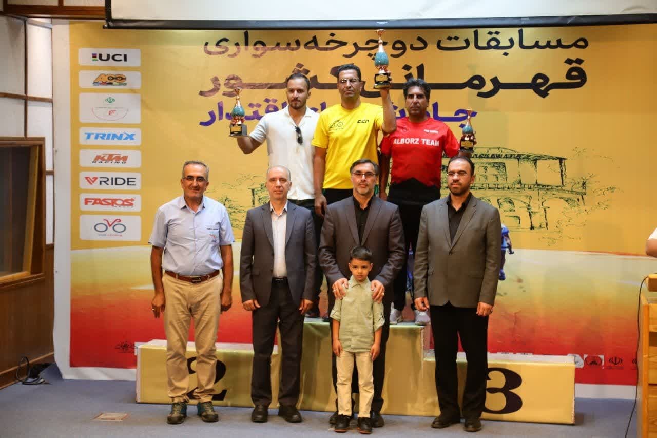 رکاب زنان برتر مسابقات دوچرخه سواری قهرمانی کشور در قزوین معرفی شدند.