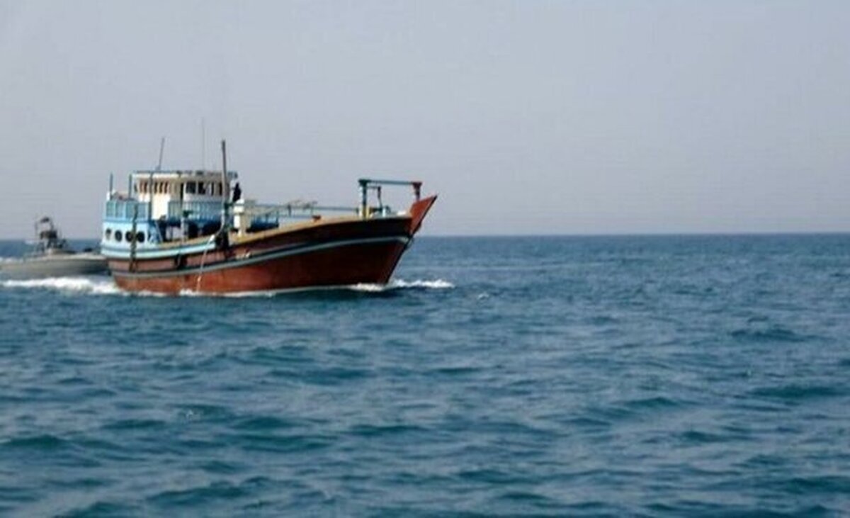 توقیف سه شناور حامل کالای قاچاق در بندرعباس