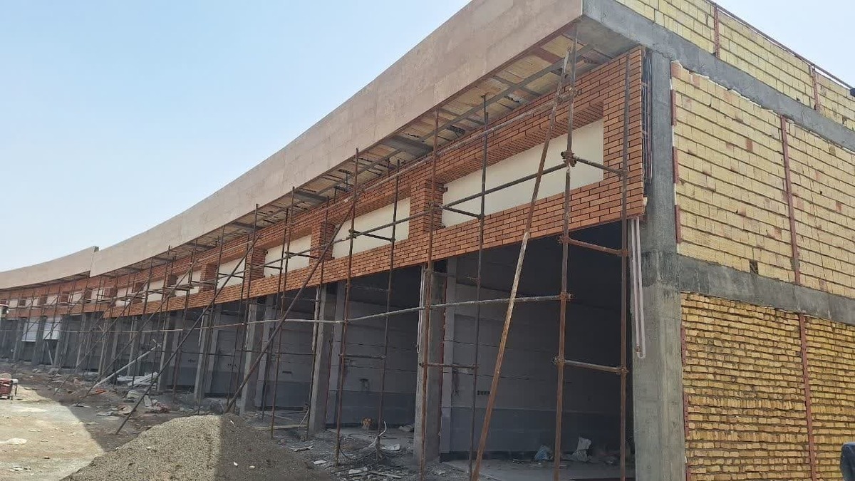 سردرب واحدهای تجاری پارک شهر محمدیه با معماری ایرانی اسلامی است سردرب واحدهای تجاری پارک شهر محمدیه با معماری ایرانی اسلامی است