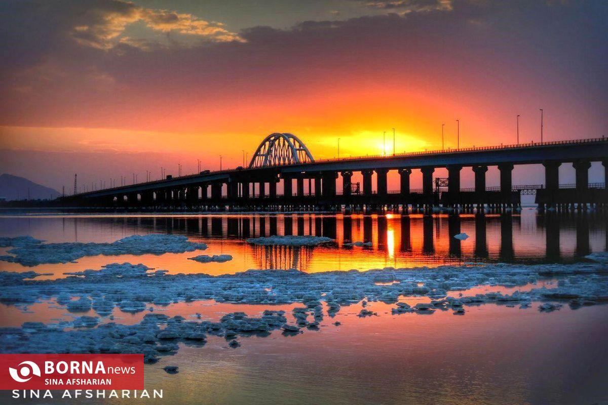 ممکان : وضعیت دریاچه ارومیه بحرانی است؛ دولت اقدام فوری کند