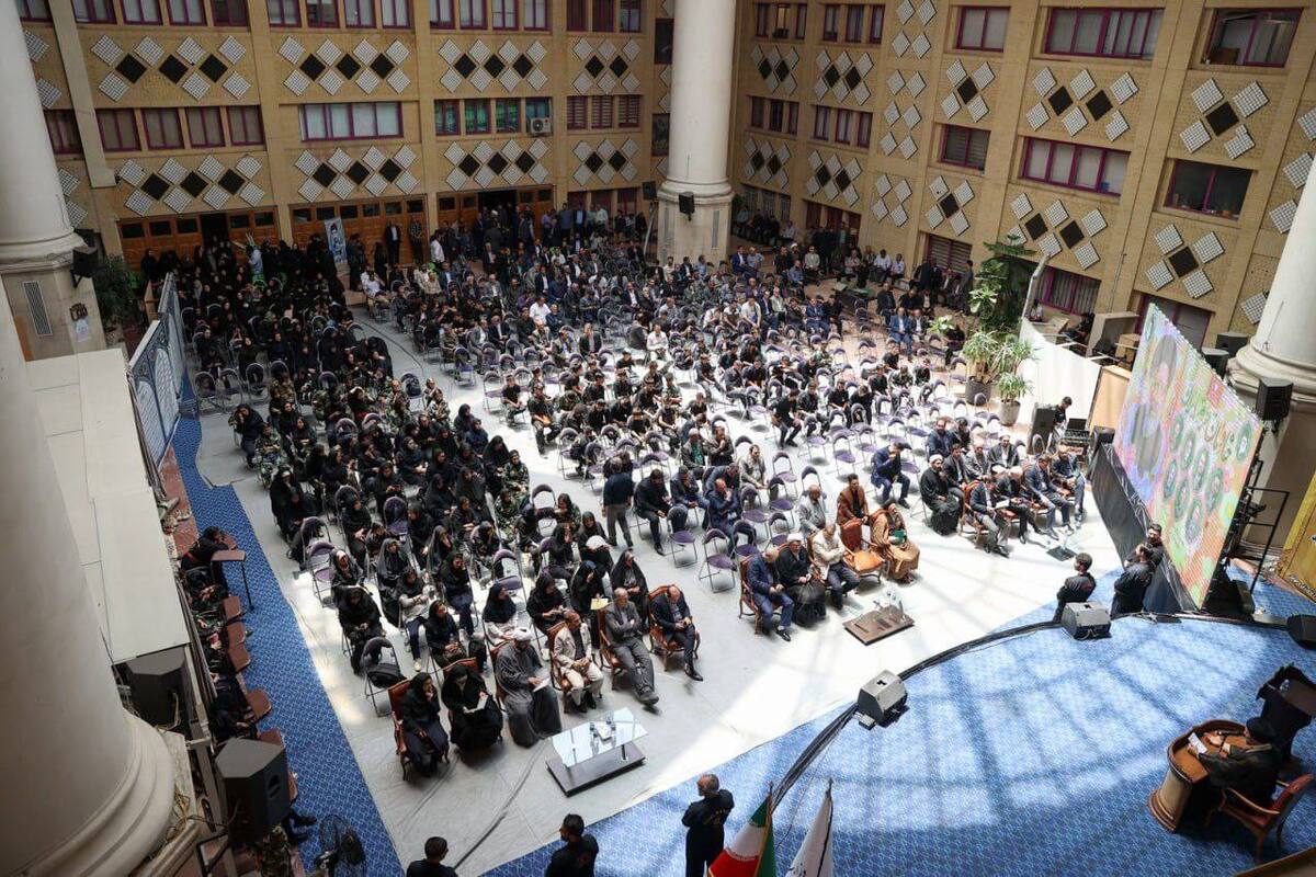 برگزاری آیین تجلیل از خانواده ۳۰ شهید ورزشکار و بدرقه کاروان اعزامی به چنگدو در وزارت ورزش و جوانان