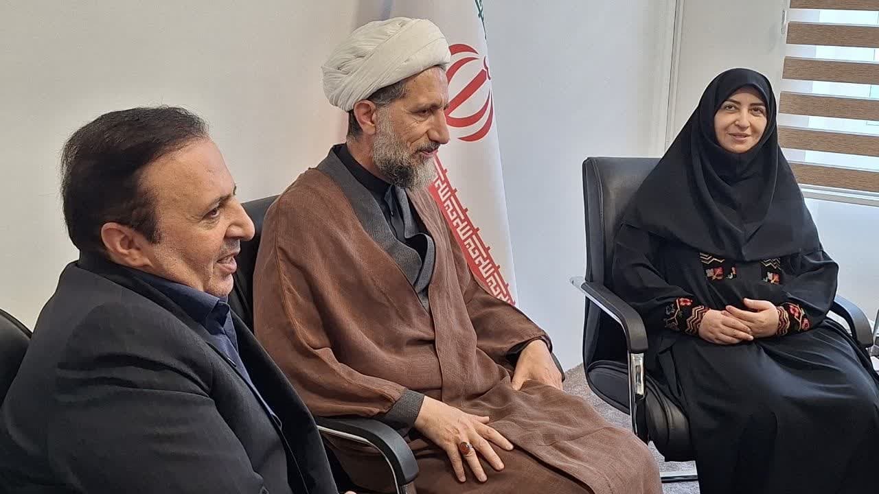 نوذری: گردو غبار ناشی از مناطق بیابانی و آلودگی صنایع از مهمترین چالش‌های استان قزوین است 