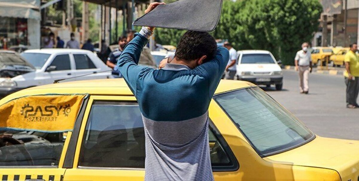 کلافگی تابستانه مسافران در تاکسی‌های فرسوده تهران/ الزام استفاده رانندگان تاکسی از کولر