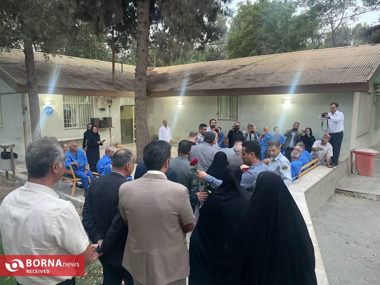 استاندار تهران وارد شهرستان قدس شد/تقدیر از مادر شهید استاندار تهران وارد شهرستان قدس شد/تقدیر از مادر شهید