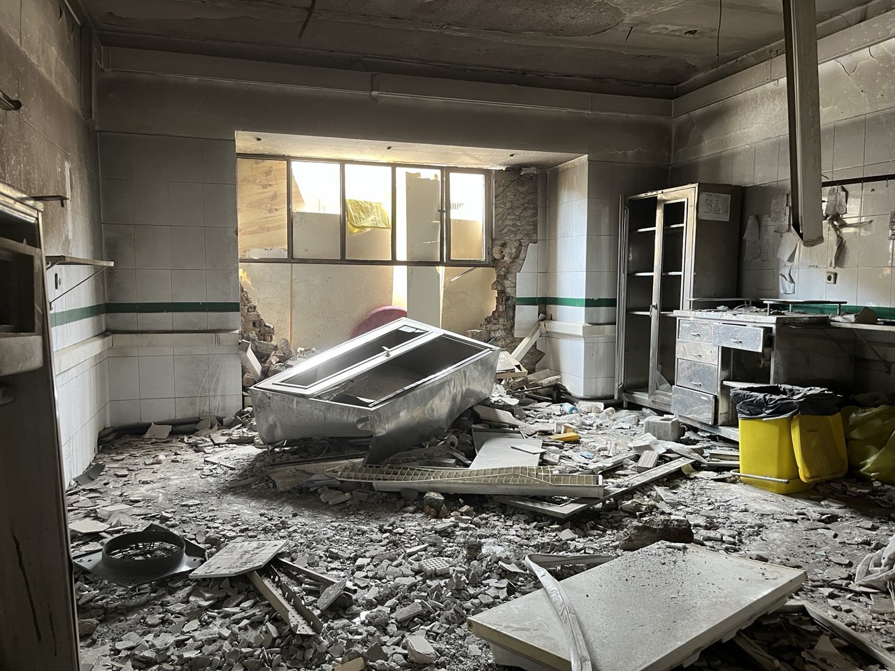 رد خون بر دیوارهای ملاقات/ آن‌چه در اوین گذشت