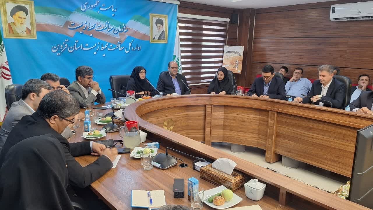 موضوع ریزگردهای تالاب الله آباد در «ستاد ملی گرد و غبار» مطرح می شود موضوع ریزگردهای تالاب الله آباد در «ستاد ملی گرد و غبار» مطرح می شود