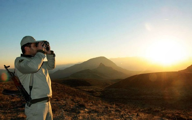 حمایت از محیط بانان با بررسی و اصلاح «قانون حمل سلاح» در مجلس تقویت می شود حمایت از محیط بانان با بررسی و اصلاح «قانون حمل سلاح» در مجلس تقویت می شود