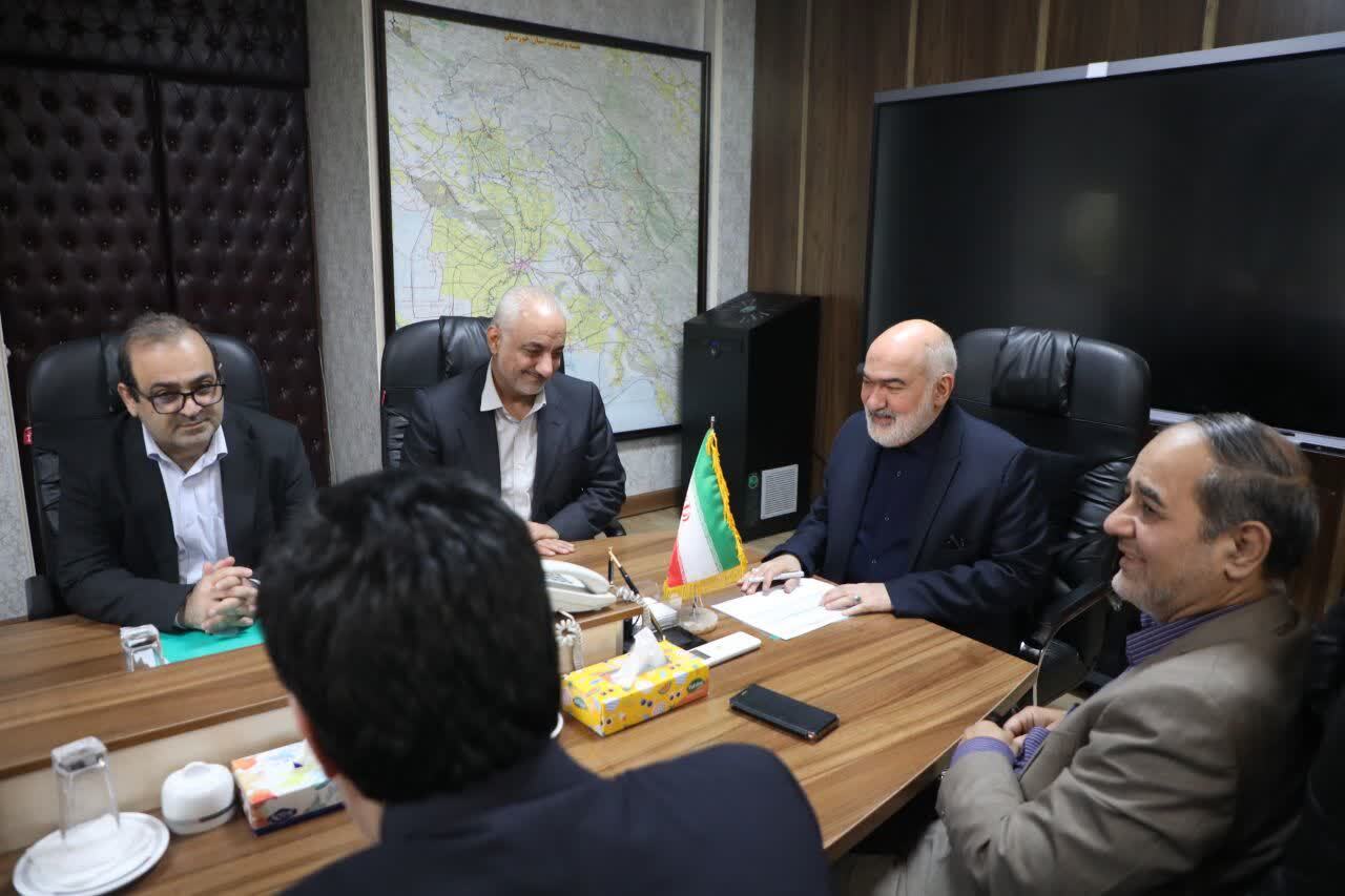 استاندار خوزستان: پرداخت ۷۵ درصد مطالبه گندمکاران انجام شد / خرید حمایتی خرما و جبران خسارت نخیلات در دستور کار است / پیگیری تسهیلات برای دامداران و کشاورزان خسارت‌ دیده