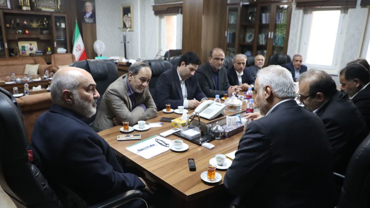 استاندار خوزستان: پرداخت ۷۵ درصد مطالبه گندمکاران انجام شد / خرید حمایتی خرما و جبران خسارت نخیلات در دستور کار است / پیگیری تسهیلات برای دامداران و کشاورزان خسارت‌ دیده