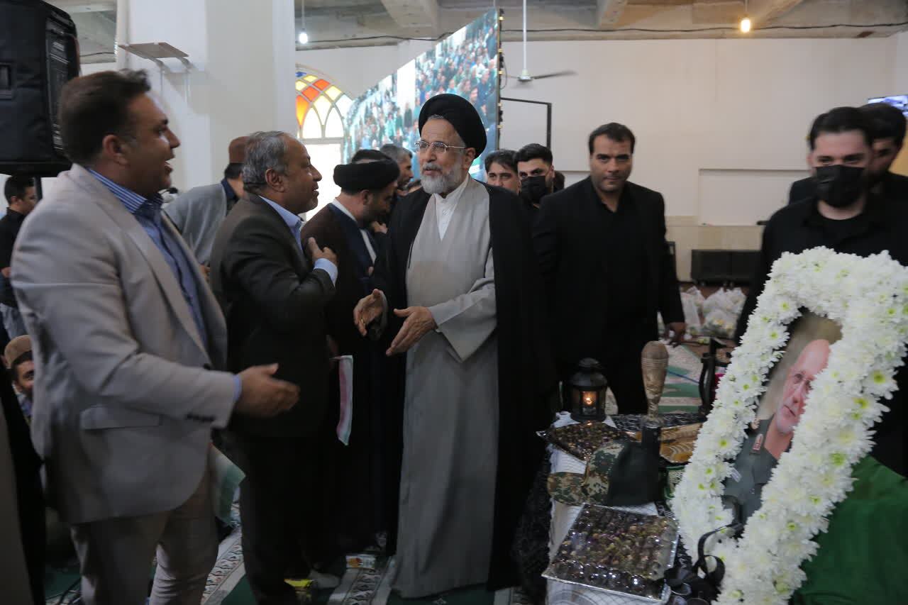 حجت الاسلام علوی: ایرانی یا باید دشمن را به زانو درآورد یا با افتخار لباس شهادت بپوشد / ملت ایران هرگز زیر بار ذلت نخواهد رفت حجت الاسلام علوی: ایرانی یا باید دشمن را به زانو درآورد یا با افتخار لباس شهادت بپوشد / ملت ایران هرگز زیر بار ذلت نخواهد رفت