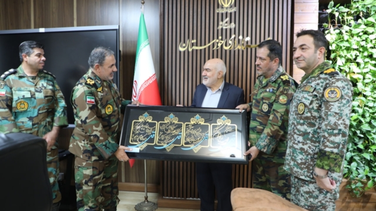  تقدیر فرمانده ارشد ارتش از خدمات استاندار خوزستان