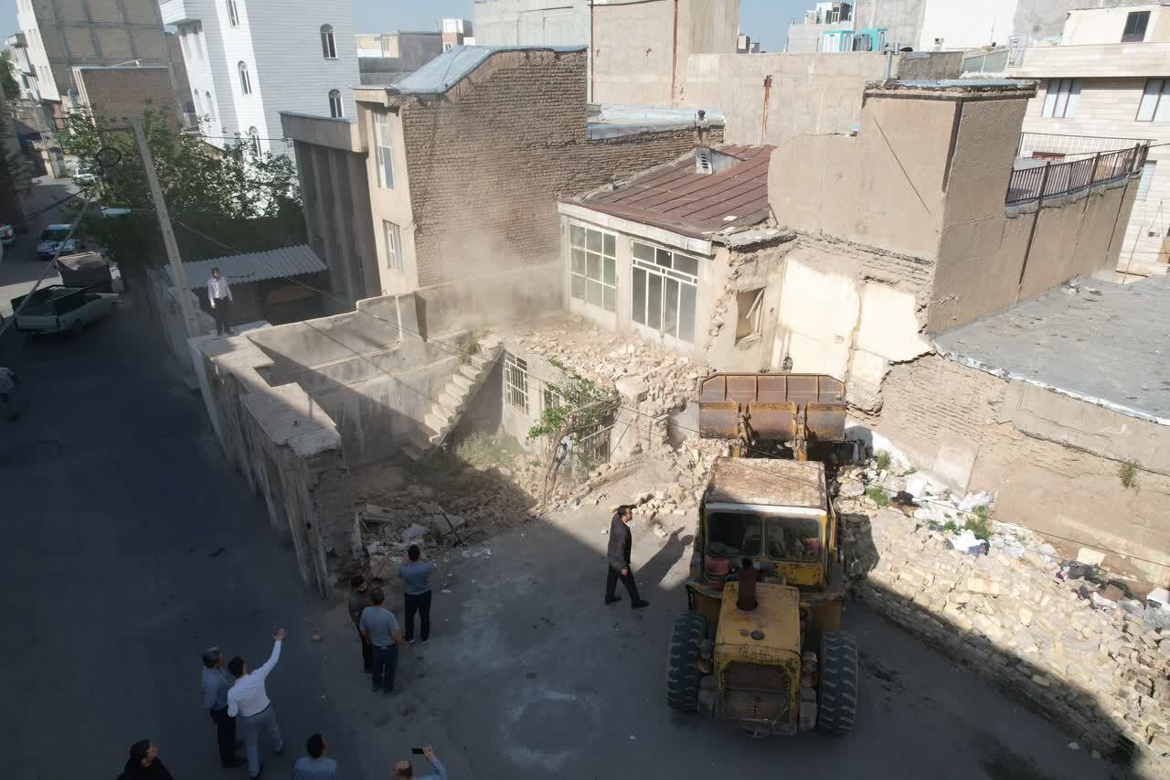 قاسمی: ۸۱ مورد عملیات تخریب بناهای ناایمن و خطرساز در منطقه چهار اجرا شد