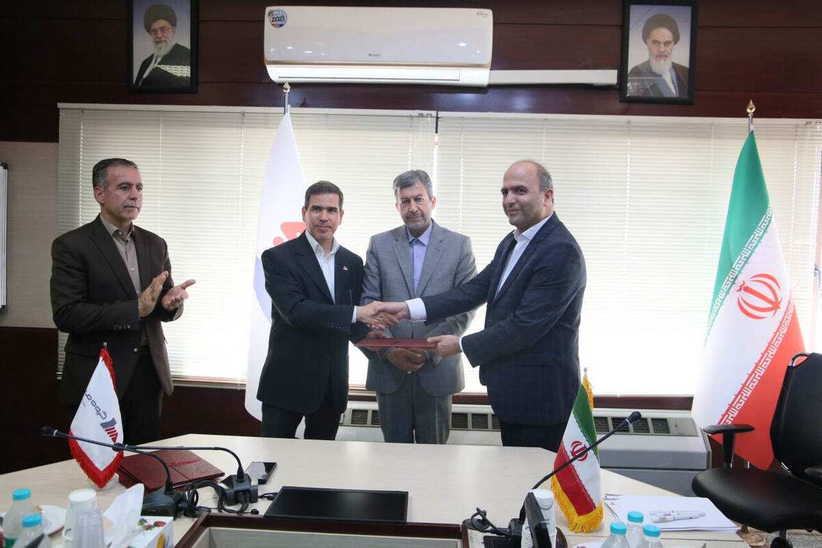 انعقاد تفاهمنامه سه جانبه برای تامین برق پایدار صنایع اصفهان از نیروگاه جنوب