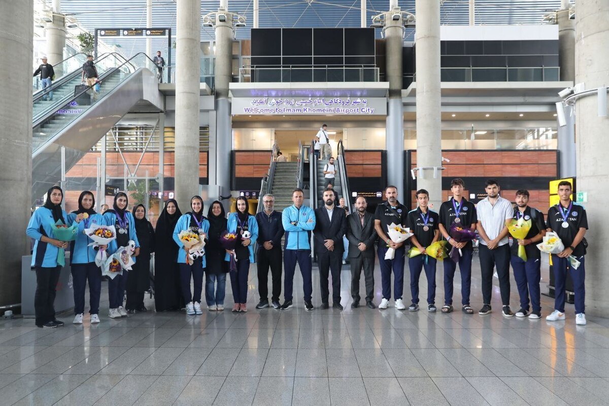 بازگشت افتخارآفرینان روئینگ ایران از مسابقات قهرمانی آسیا