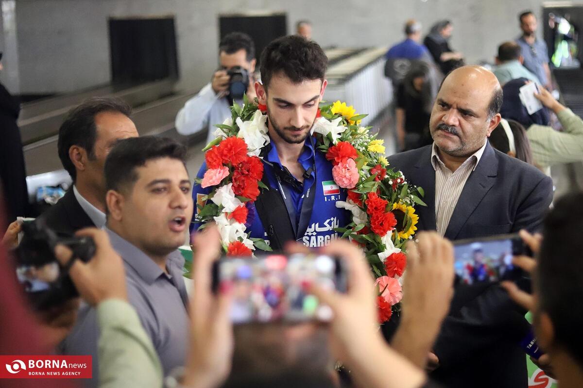 گزارش تصویری| استقبال از «محمدمانی علیخانی»، عضو تیم ملی جوانان والیبال کشور در کرمانشاه