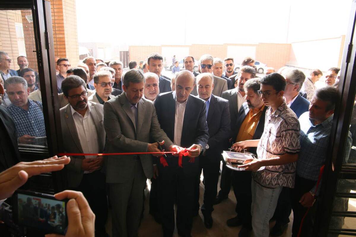 با حضور معاون وزیر و استاندار اصفهان مدرسه ۱۵ کلاسه حکمت در فولادشهر به بهره‌برداری رسید