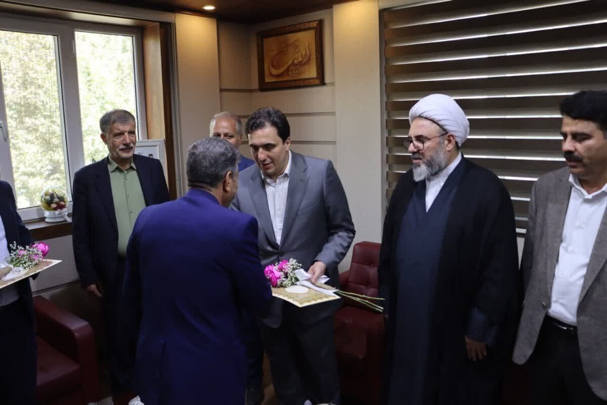 تقدیر از خیرین نیک‌اندیش در آیینی با حضور مسوولین شهریار