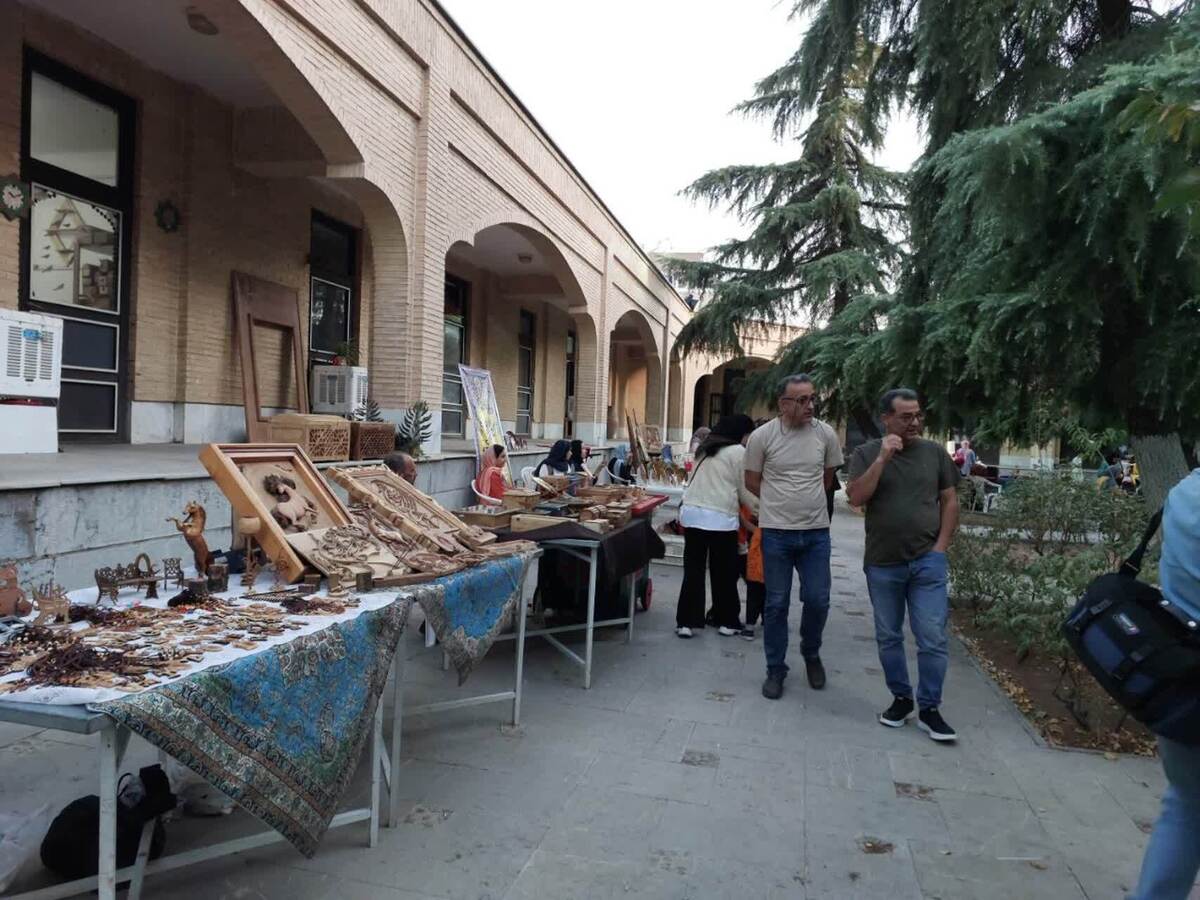 کارگاه صنایع دستی در عمارت تاریخی داعی؛ میزبان هنرمندان و هنردوستان است