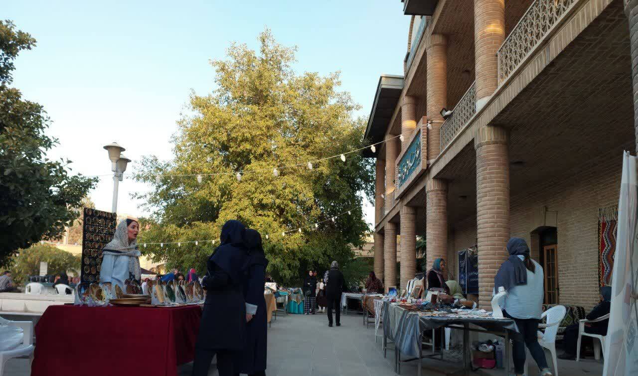 کارگاه صنایع دستی در عمارت تاریخی داعی؛ میزبان هنرمندان و هنردوستان است