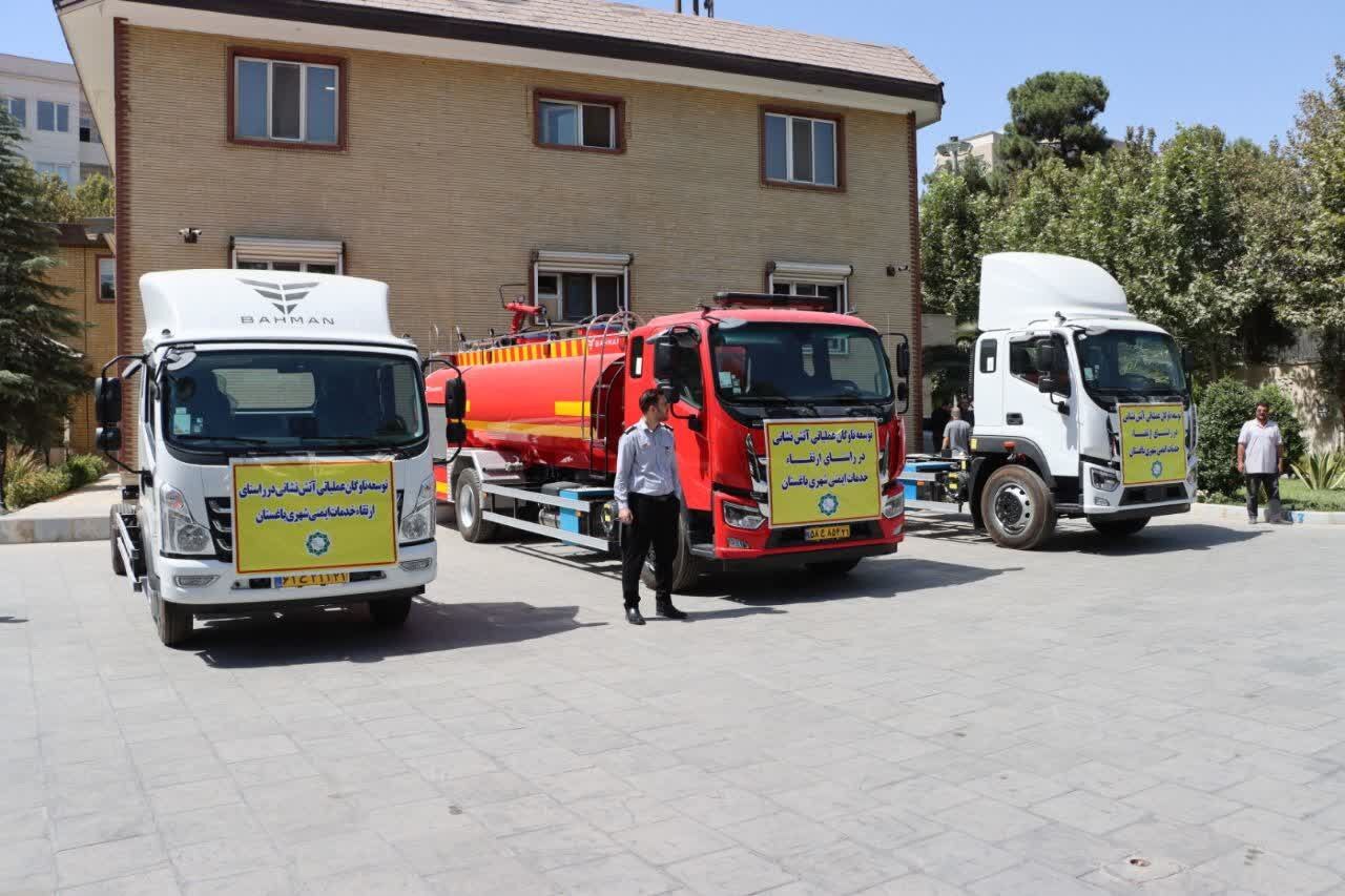 رونمایی از ناوگان جدید خدمات شهری در باغستان رونمایی از ناوگان جدید خدمات شهری در باغستان