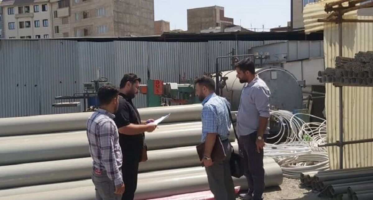 توقیف لوله‌های پلیمری غیراستاندارد در بازار شادآباد تهران