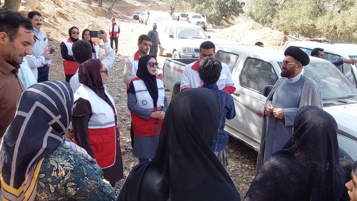 کاروان سلامت محور هلال‌احمر استان کهگیلویه وبویراحمد در منطقه پیچاب باشت