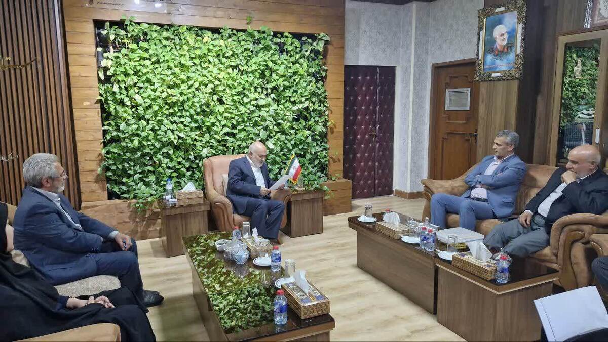 استاندار خوزستان بر احیای خانه احزاب و تقویت نشاط سیاسی در استان تاکید کرد