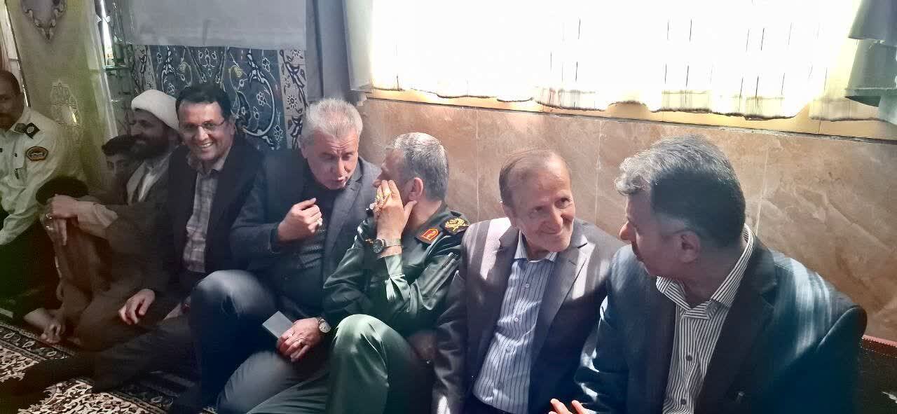 مولفه های قدرت در نظام جمهوری اسلامی ایران متکی بر حضور و پشتیبانی مردم است 