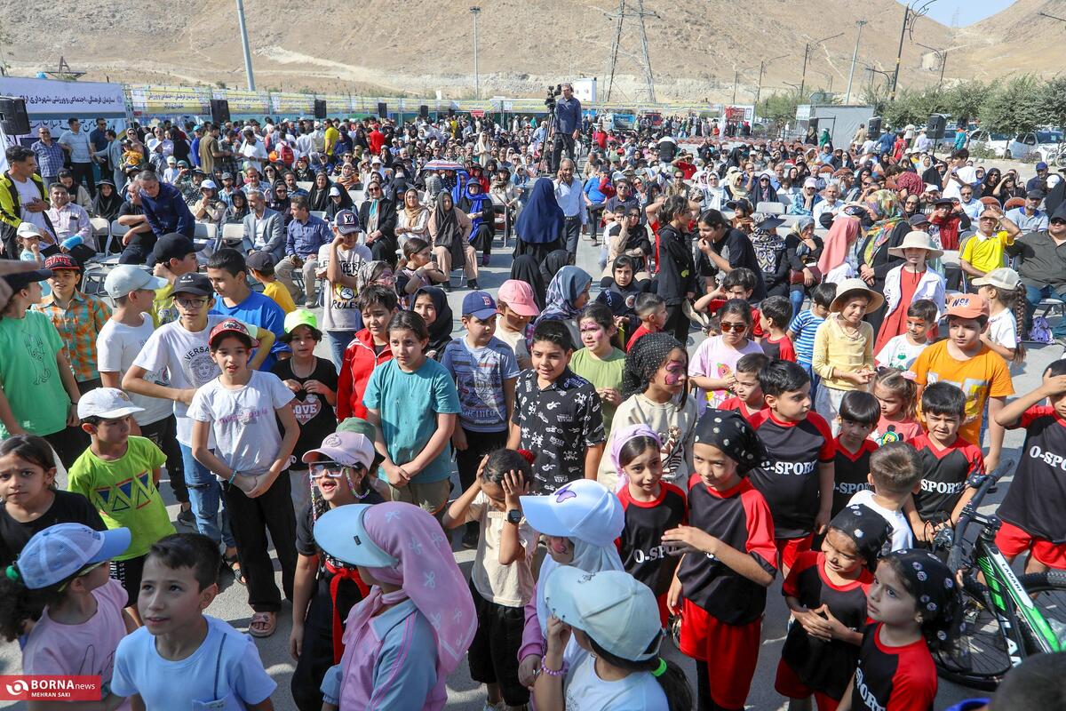 همایش پیاده‌روی خانوادگی در اراک