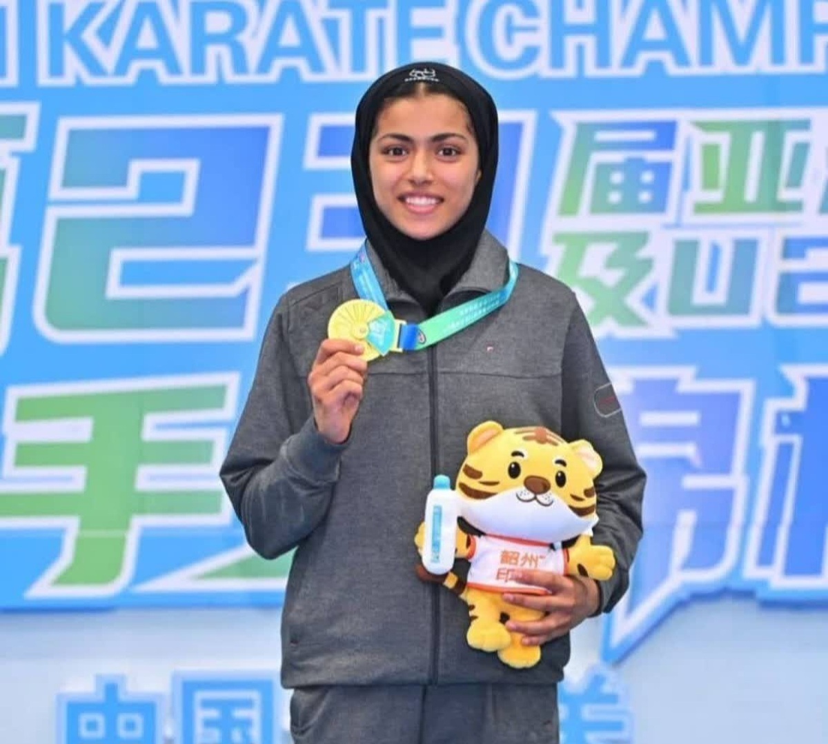 طلای آسیایی بر گردن دختر کرمانی