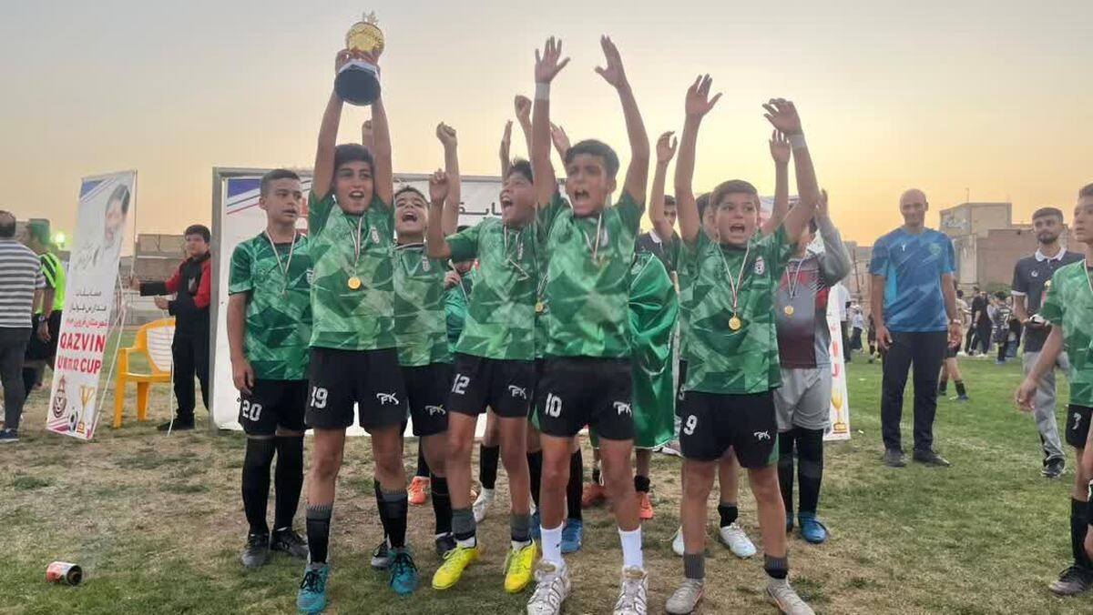 آیین اختتامیه مسابقات مدارس فوتبال شهرستان قزوین برگزار شد