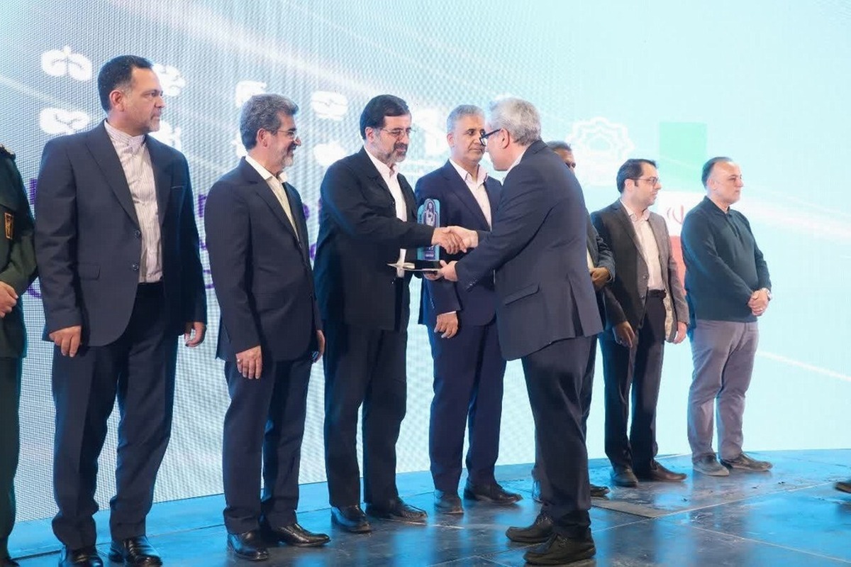 پزشکان نمونه استان قم تقدیر شدند