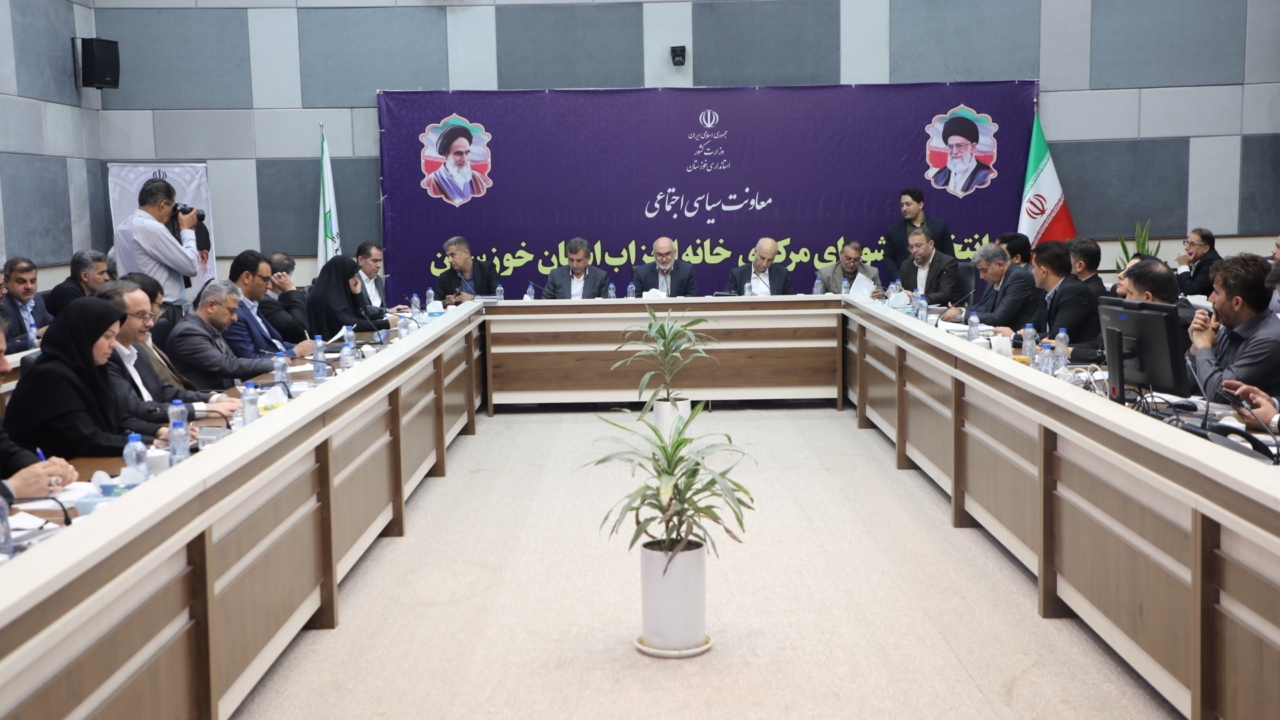 استاندار خوزستان: مشارکت بانک‌ها در توسعه استان یک تکلیف قانونی است /  تبعیض در پرداخت تسهیلات قابل قبول نیست