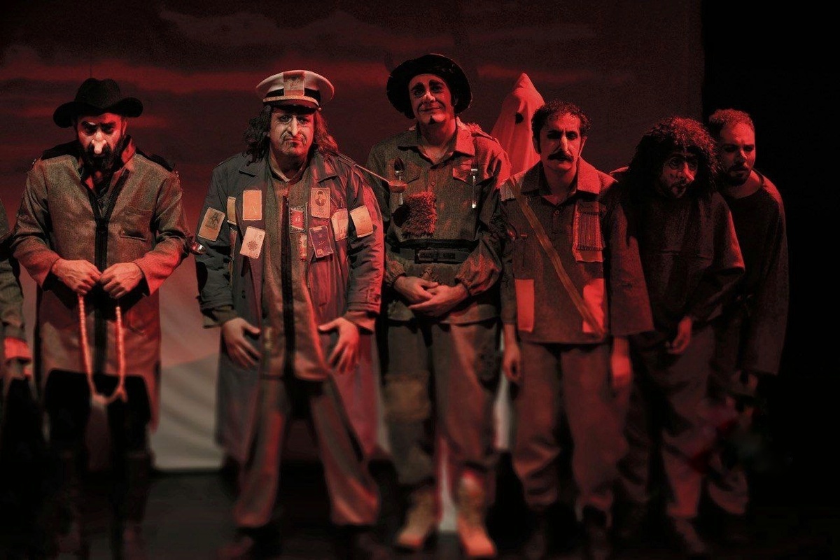 «ریش فیدل، غبغب مرکل» در تالار حافظ به روی صحنه می‌رود